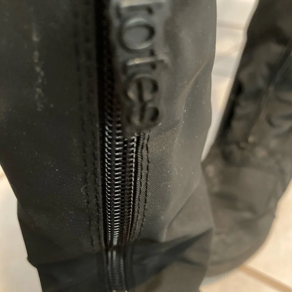 Black Totes fur lined snow boots. Size 7.  Waterproof